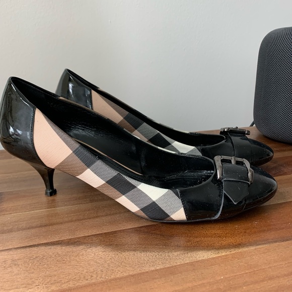 Burberry pumps rare find! As is - Picture 1 of 3